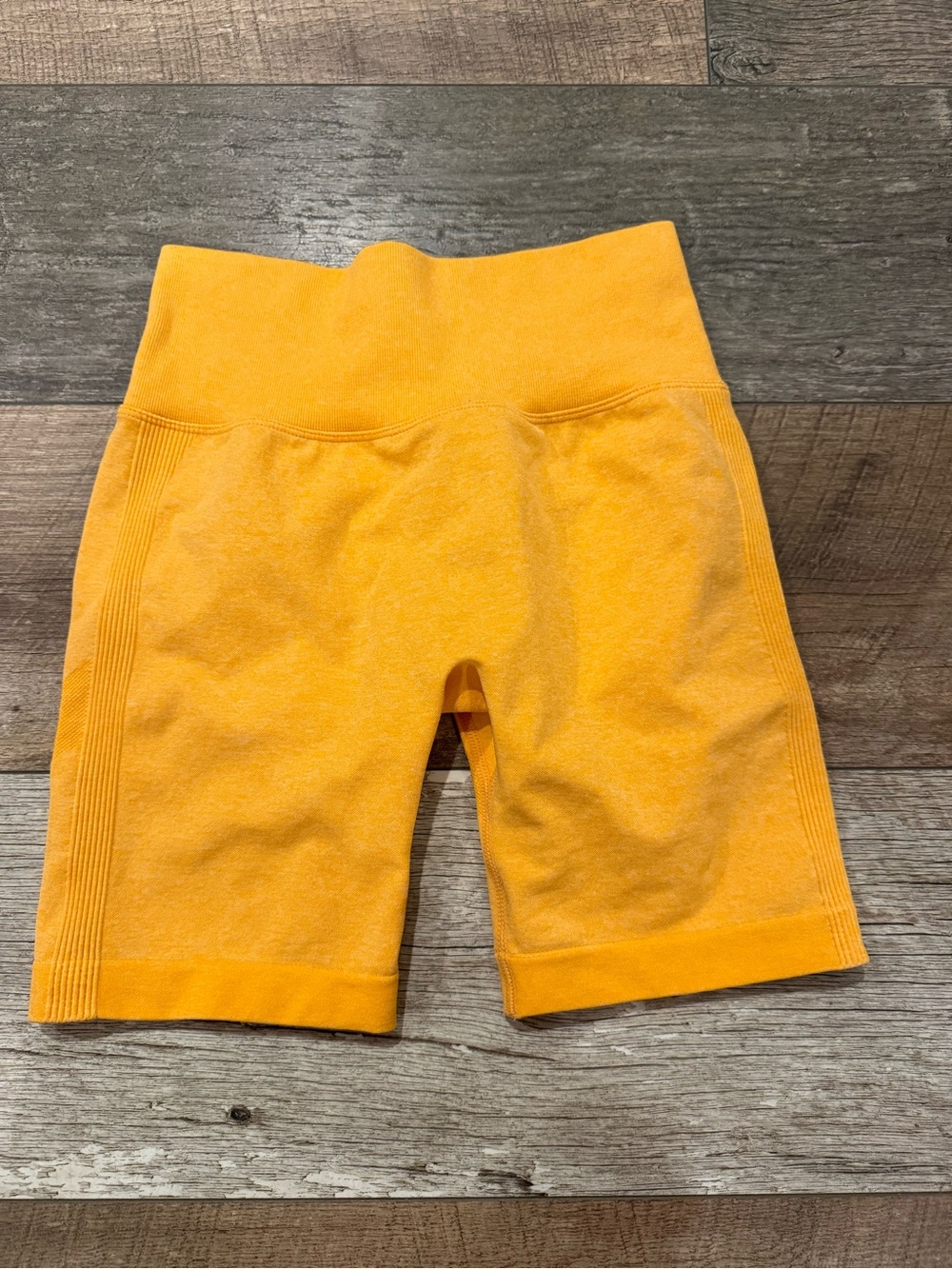High-Rise Women's Bike Shorts in Vibrant Yellow / orange